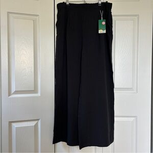 HALARA Classic Black Wide Leg Pleated Pant- Size XL